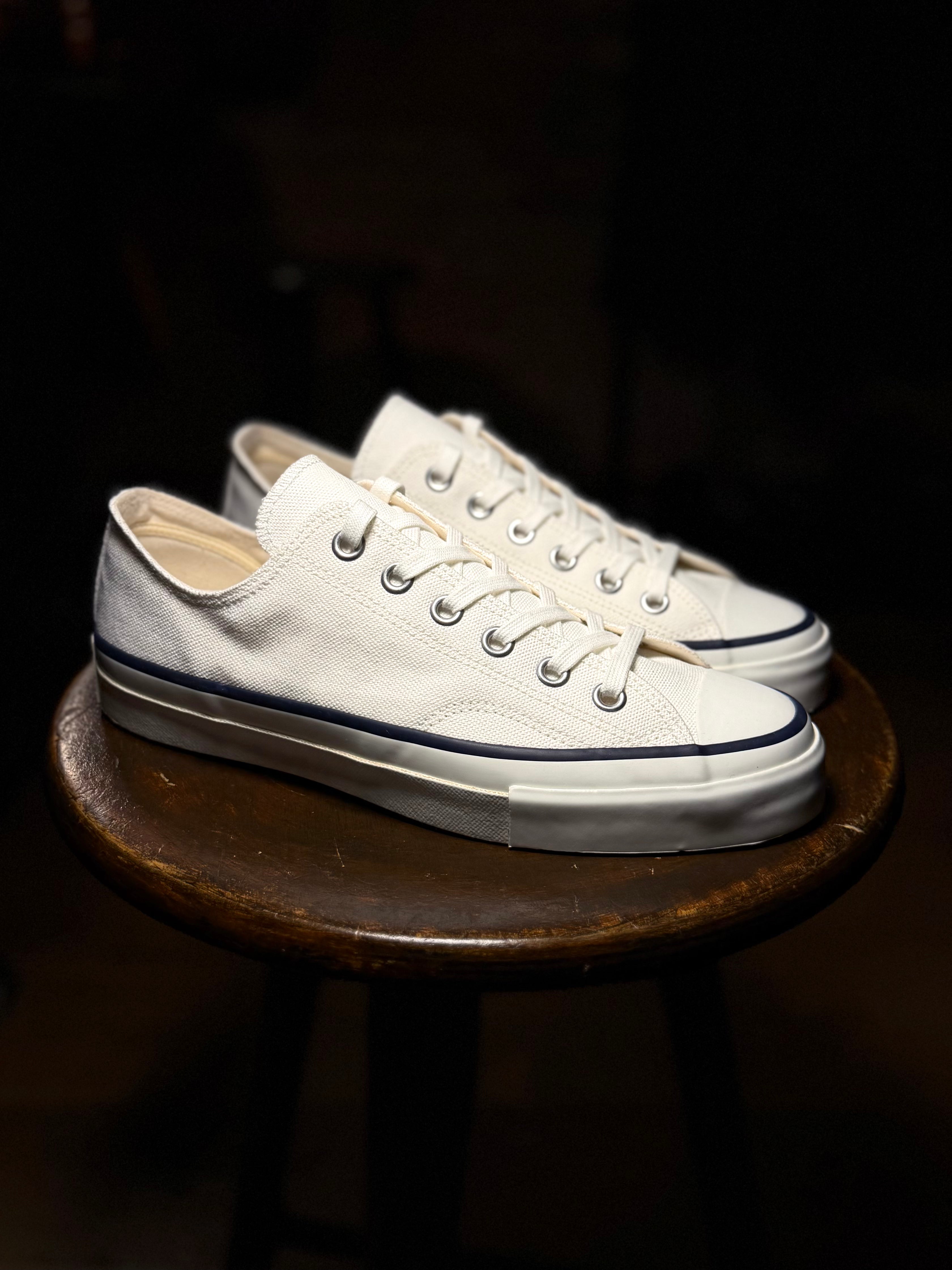 046 - ATHLETIC SHOES CANVAS - White