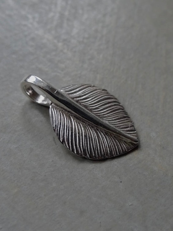 P-266R - Heart Feather - Large - Right