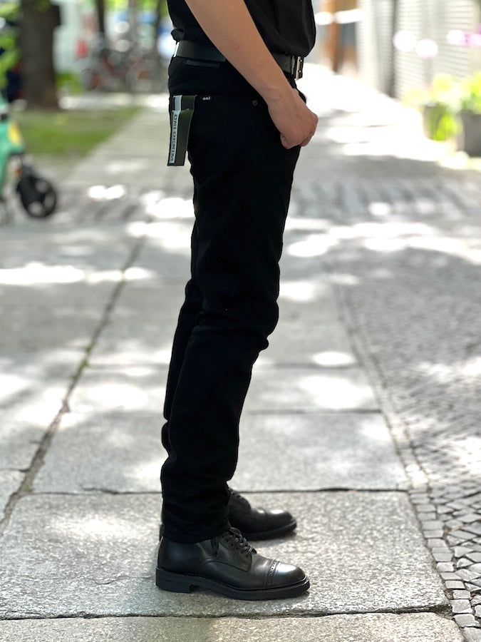 642-13JTBK - 13oz Selvedge "JET BLACK DENIM"- Relax Tapered