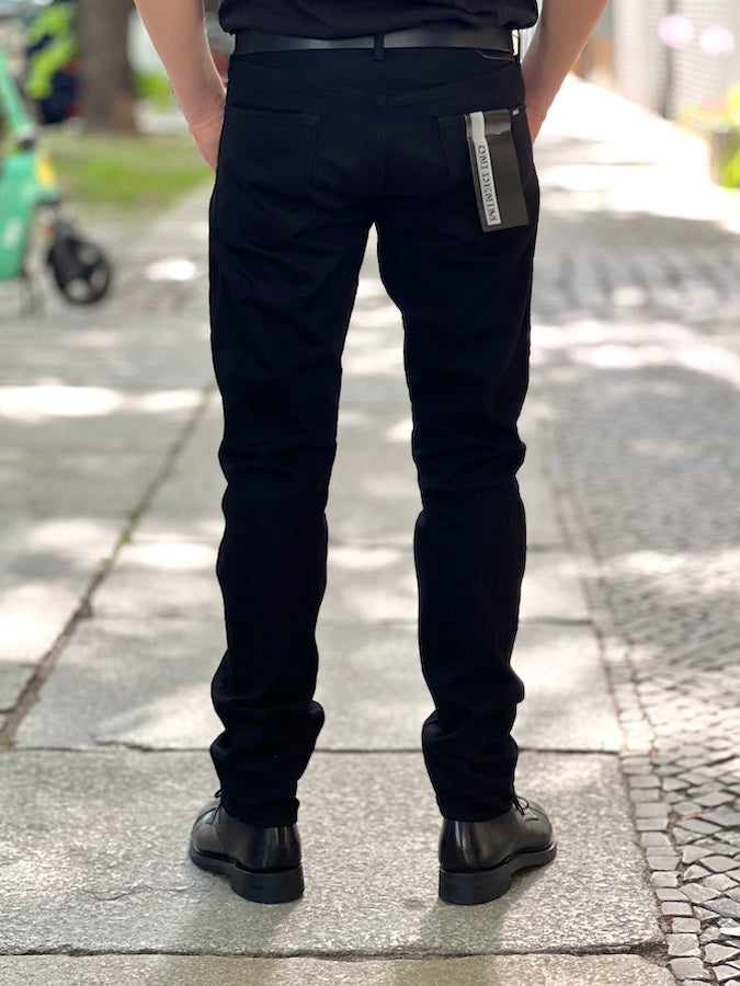 642-13JTBK - 13oz Selvedge "JET BLACK DENIM"- Relax Tapered