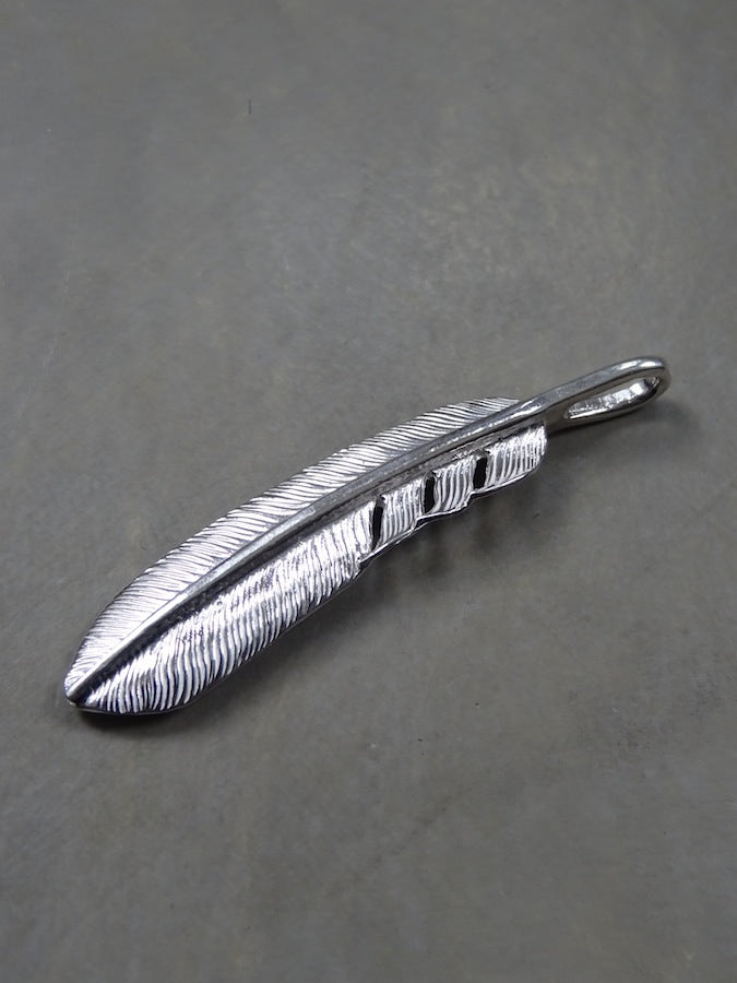 P-519R - Feather Pendant - Medium - Right