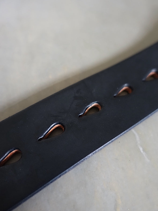 W002 - Super Heavyweight - Curved Bridle Leather Belt - Hand-Made Brass Buckle - Black