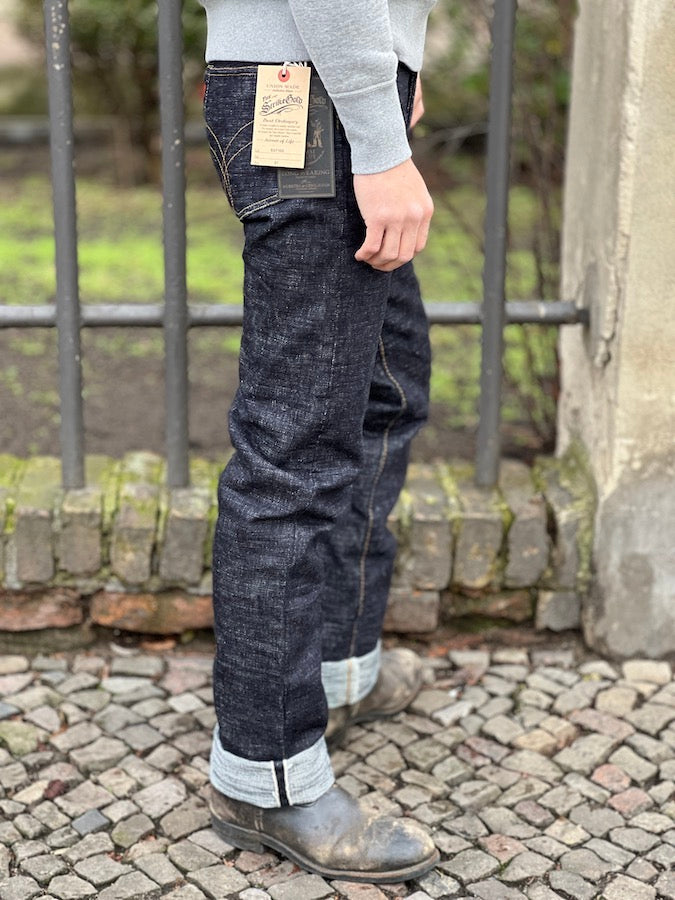 The Strike Gold SG7103【SUPER SLUBBY】Series - 17oz Horizontal Super Slub Selvedge Denim - Right Hand Twill - CLASSIC STRAIGHT