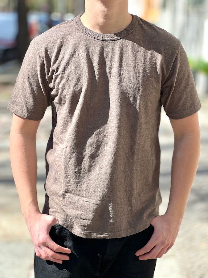 UES - NO.8 SLUB NEP SHORT SLEEVE T-SHIRT - Coffee