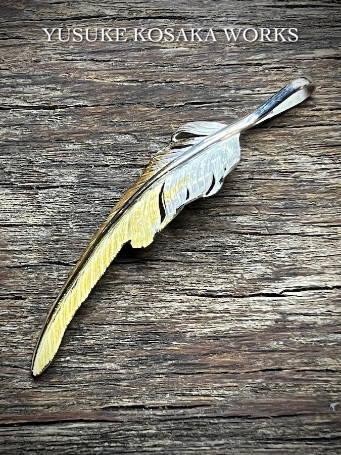 YUSUKE KOSAKA WORKS "GRAZIOSO" SILVER & 18K GOLD FEATHER