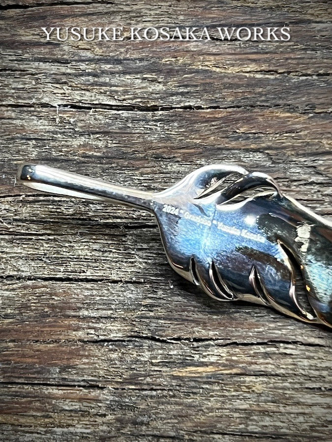 YUSUKE KOSAKA WORKS "GRAZIOSO" SILVER & 18K GOLD FEATHER