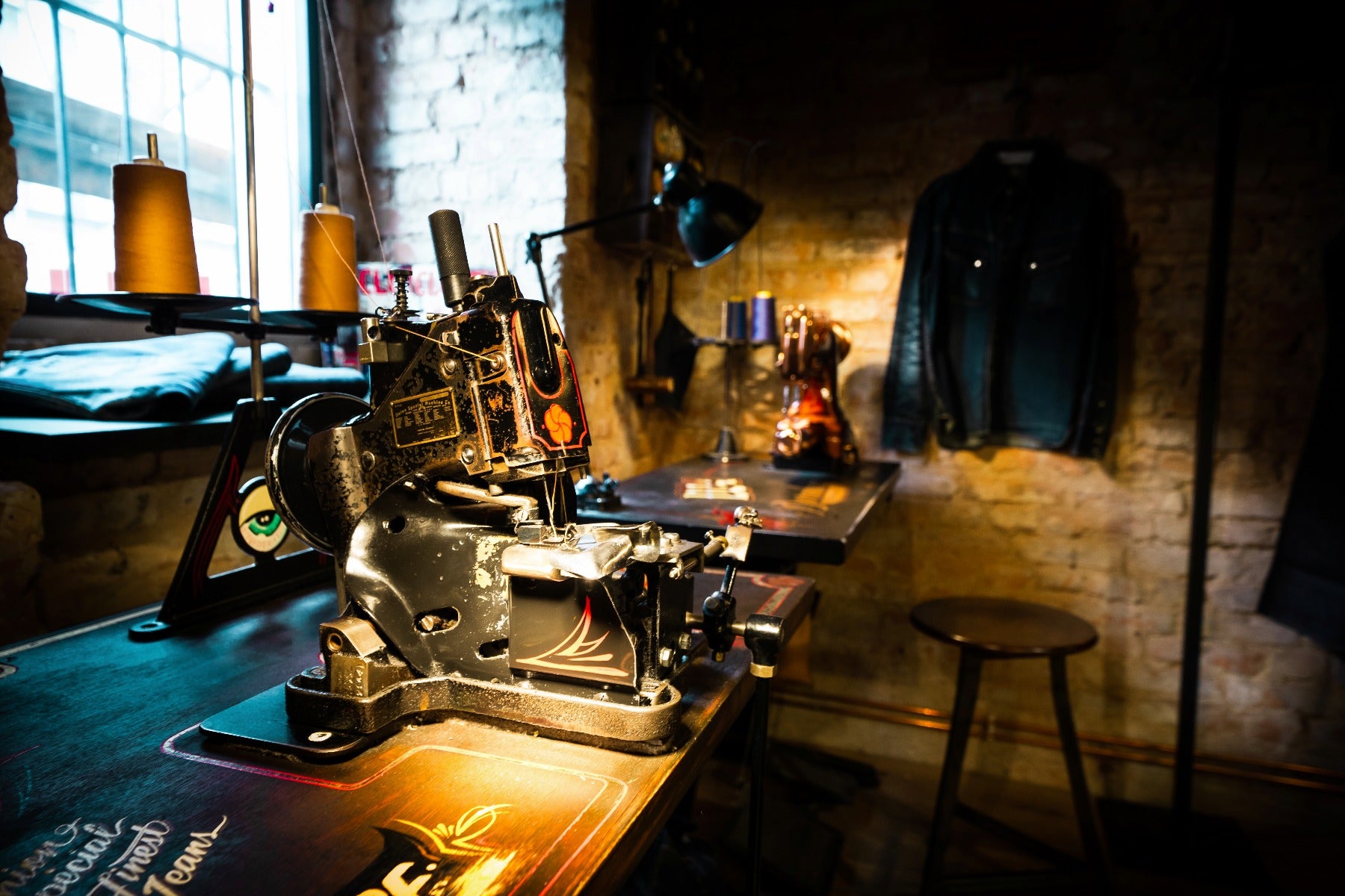 Chain Stitching - JEANS NOT FROM DC4 - Hemming Service No.: II