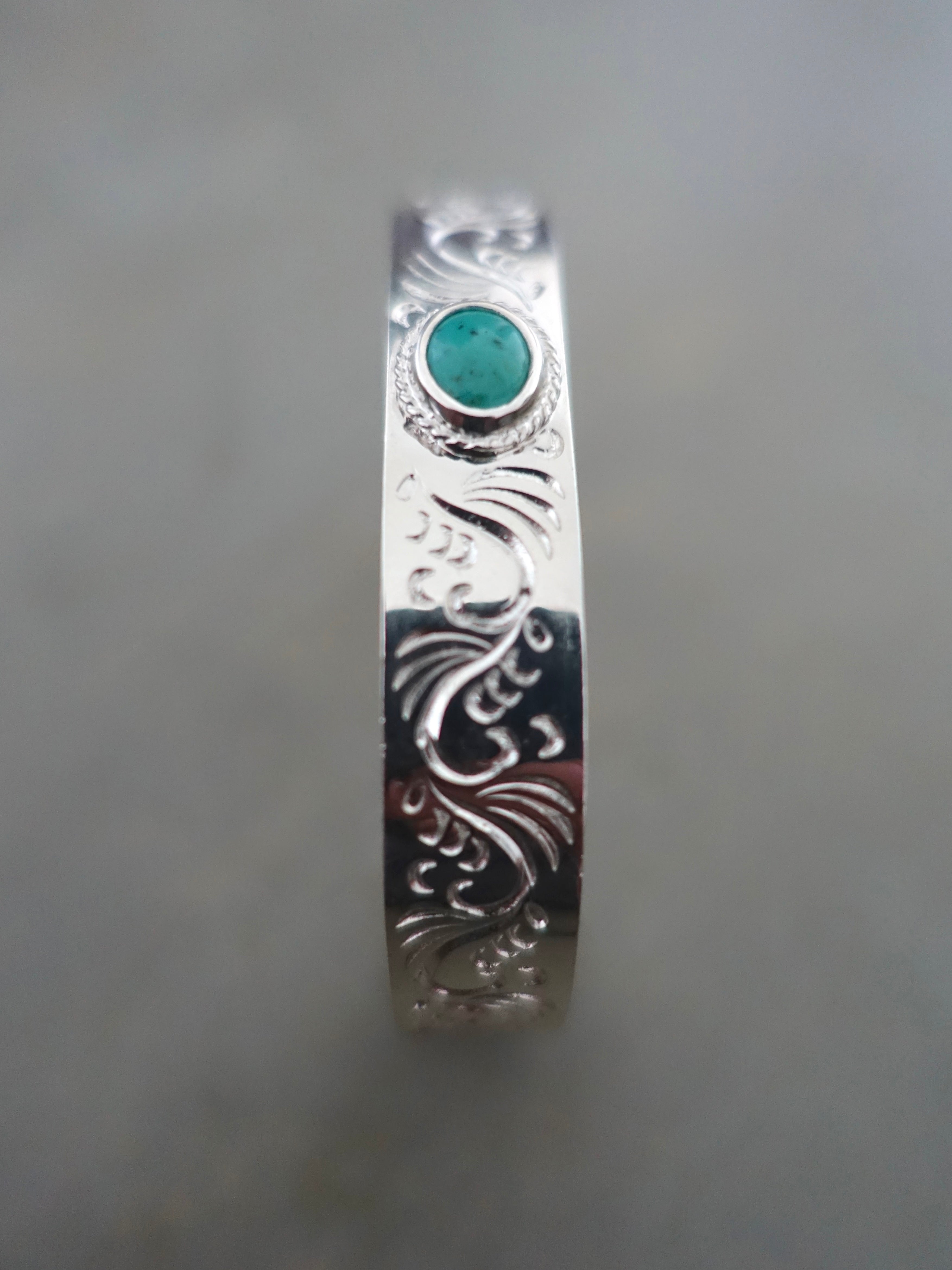 BR-Cus-002 - Arabesque Carving with Turquoise - Size L