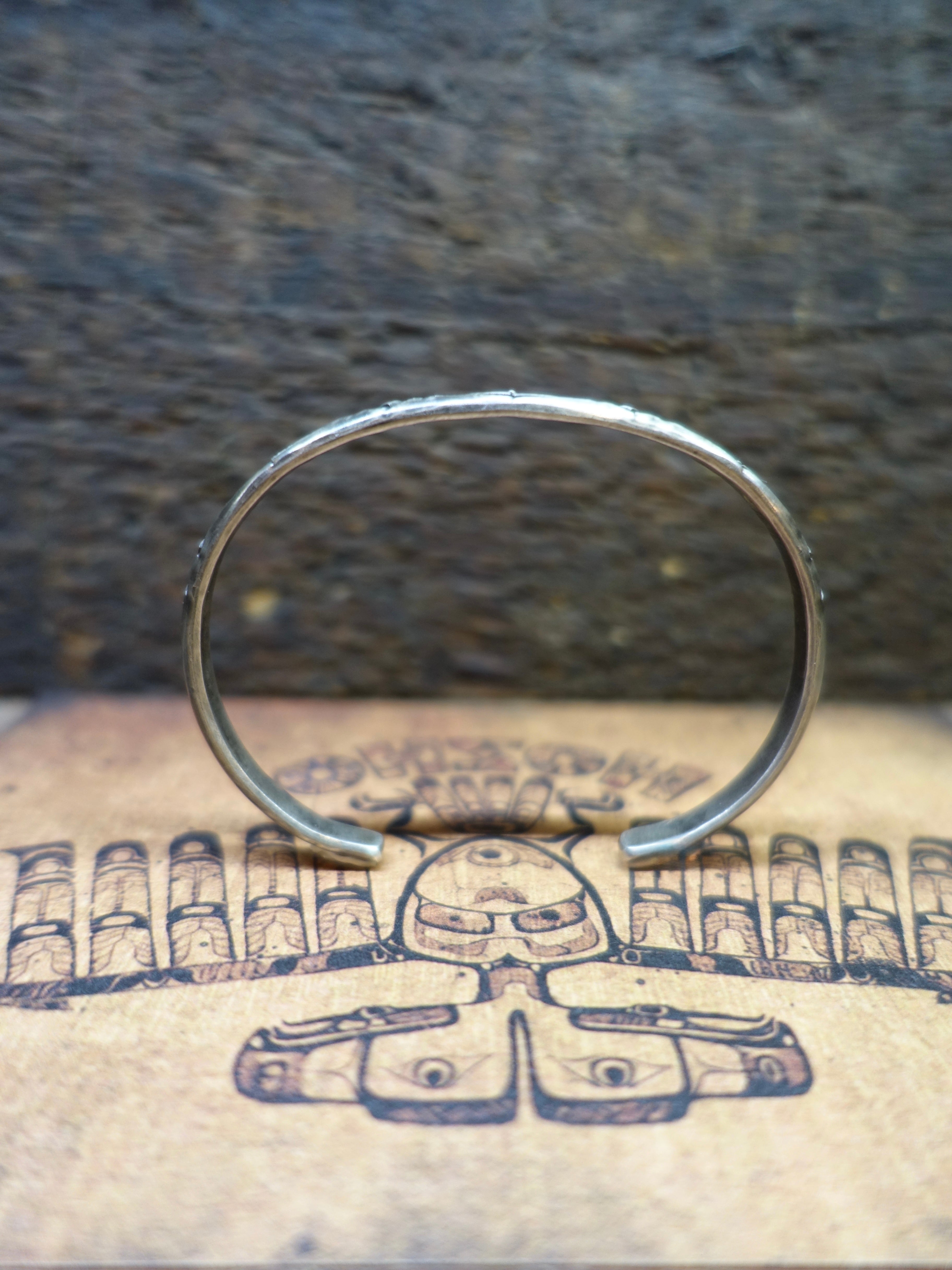 HOZHO - Native Stamp 1 - Silver Bangle