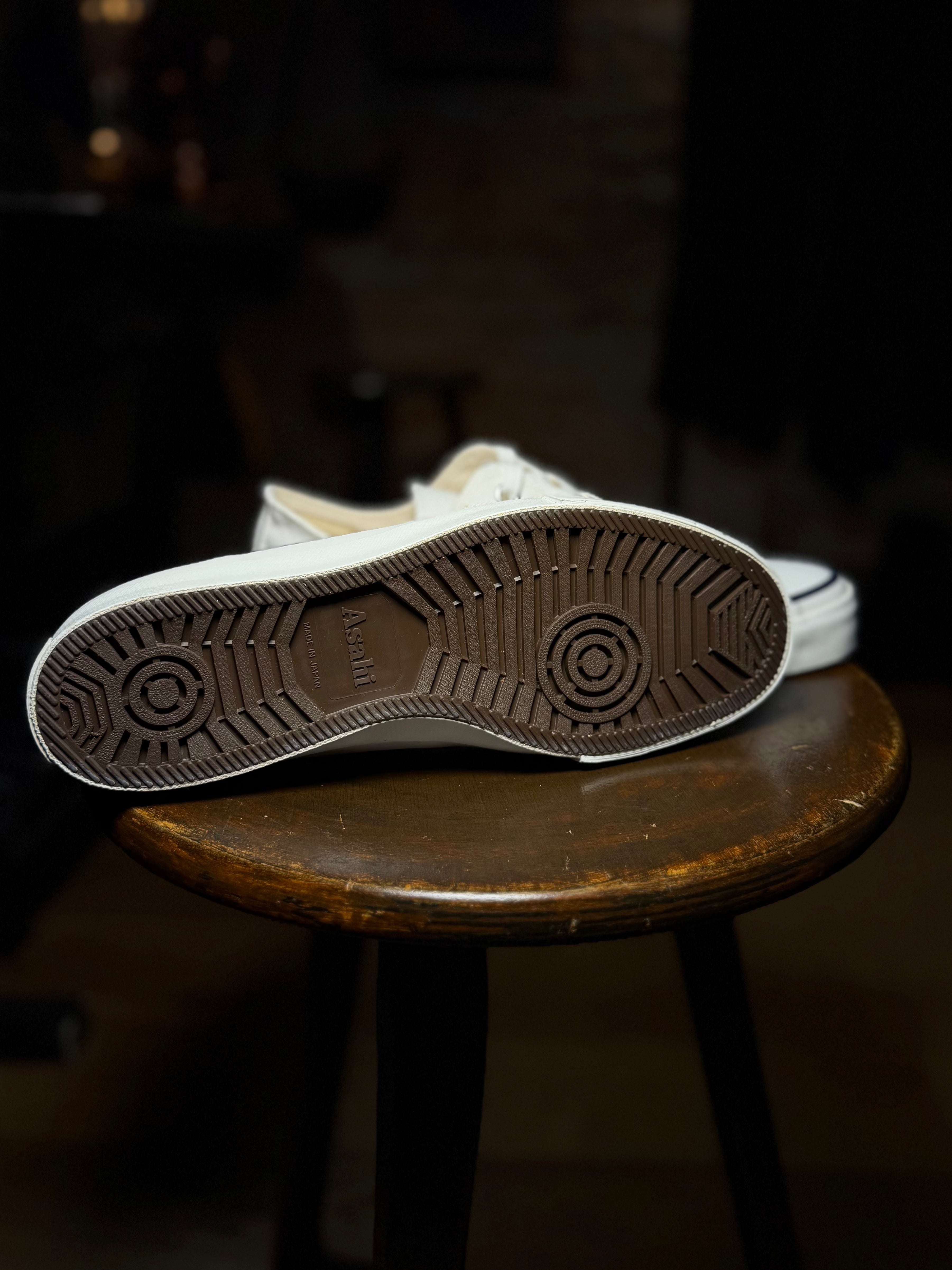 046 - ATHLETIC SHOES CANVAS - White