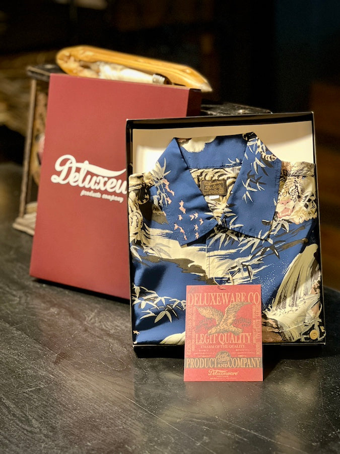DELUXEWARE - AL-14S [DOUBLE TIGER] - HAWAII SHIRT - 100% RAYON hand-printed by Japanese artisans in 16 colors - NAVY