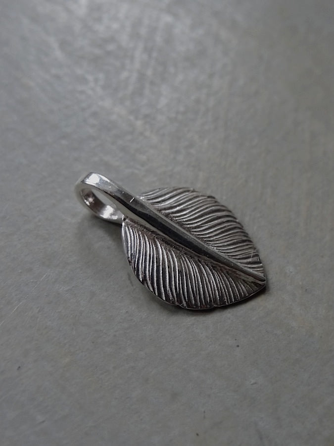 P-266R - Heart Feather - Large - Right