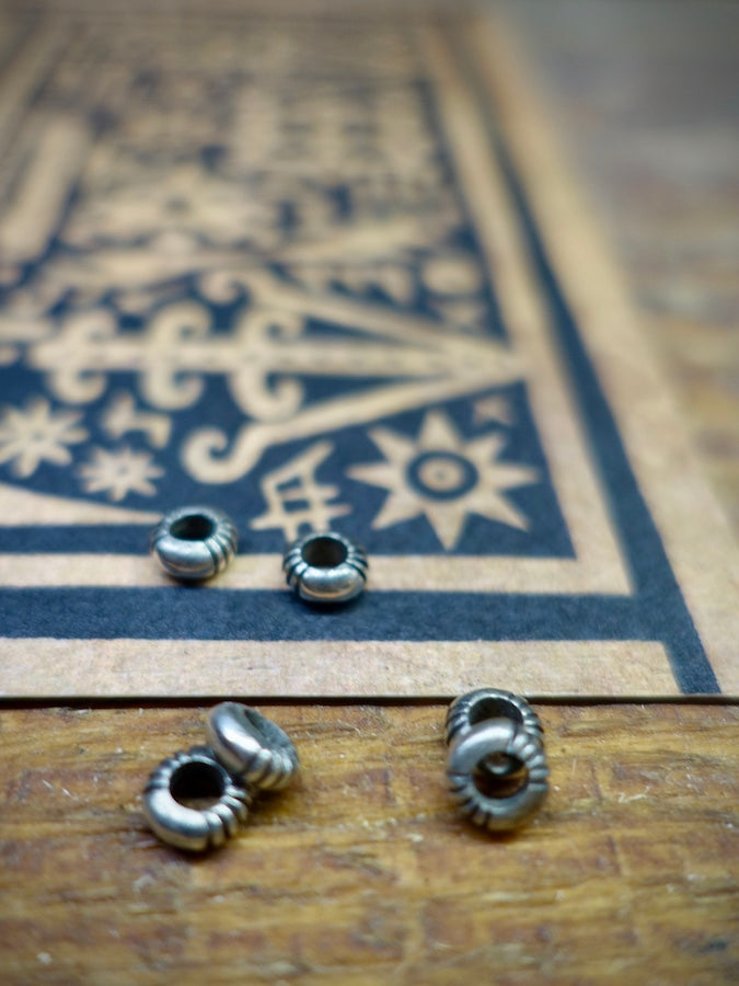 HOZHO - Silver Stripe Small Beads