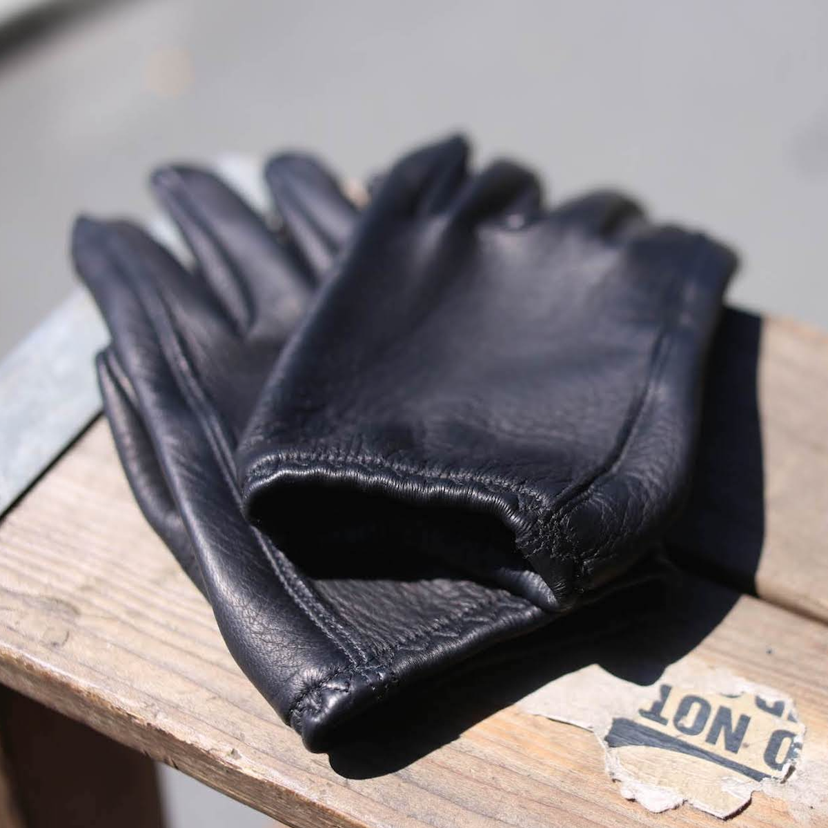 Lamp Gloves - Deerskin Leather - Utility Glove Shorty – BLACK