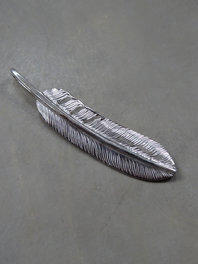 P-519R - Feather Pendant - Medium - Right