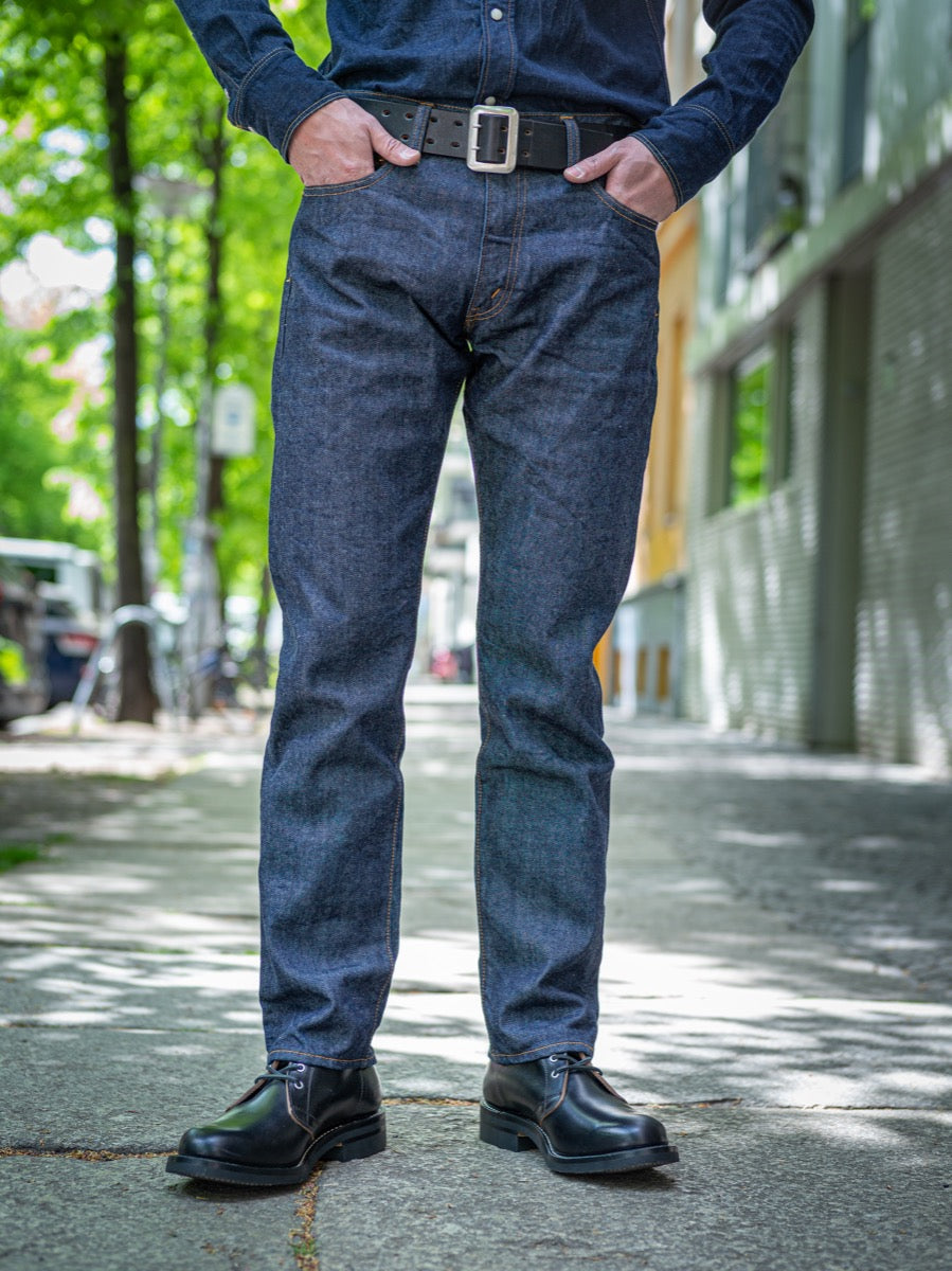 RESOLUTE Jeans
