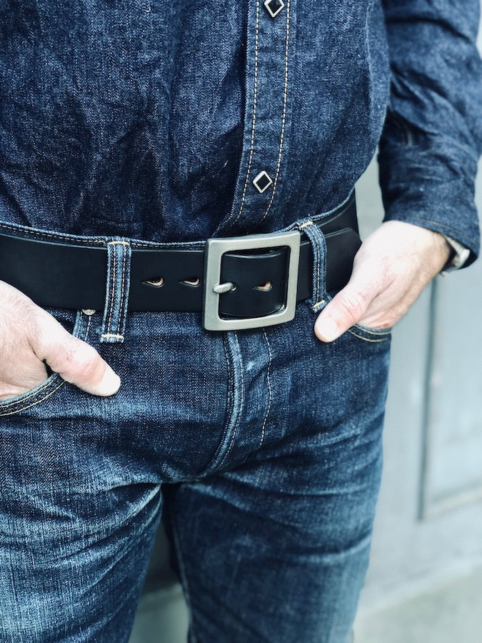 W002 - Super Heavyweight - Curved Bridle Leather Belt - Hand-Made Brass Buckle - Black