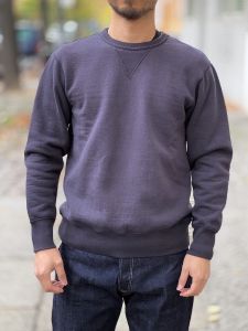 DELUXEWARE - Loopwheeled Sweatshirt - Navy - S101-00  [FLAT.SEAM PLAIN] - The fabric is produced in Wakayama and sewn on vintage UNION SPECIAL-Flat Seamer machines 